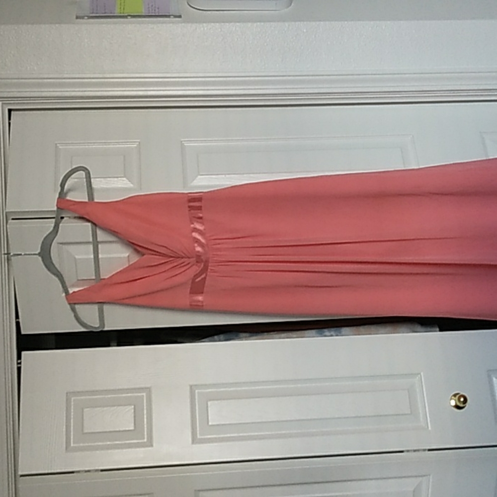 NWOT Coral Pink Size 2 Ruffle Bridesmaid Dress
